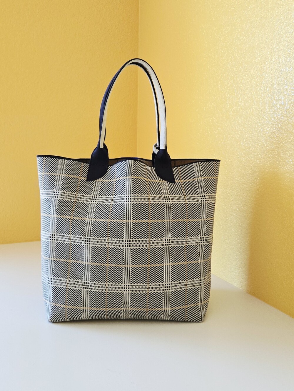 Rothy's The Lightweight Tote Bag In Glen Plaid Black Grey Yellow Tan Reversible - Picture 4 of 16